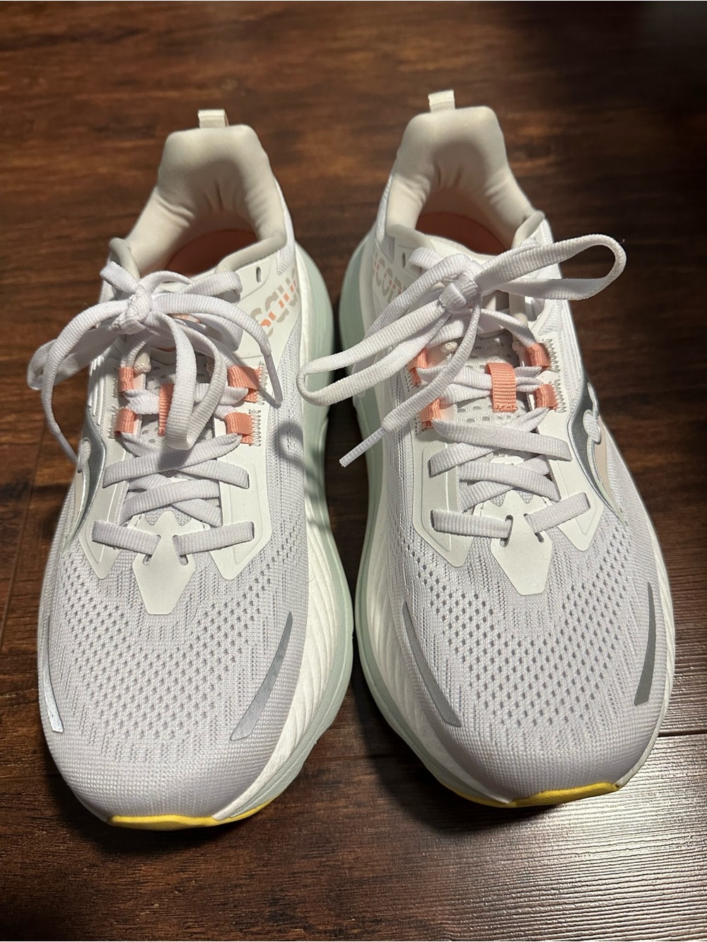 Saucony Women's Hurricane Size 8